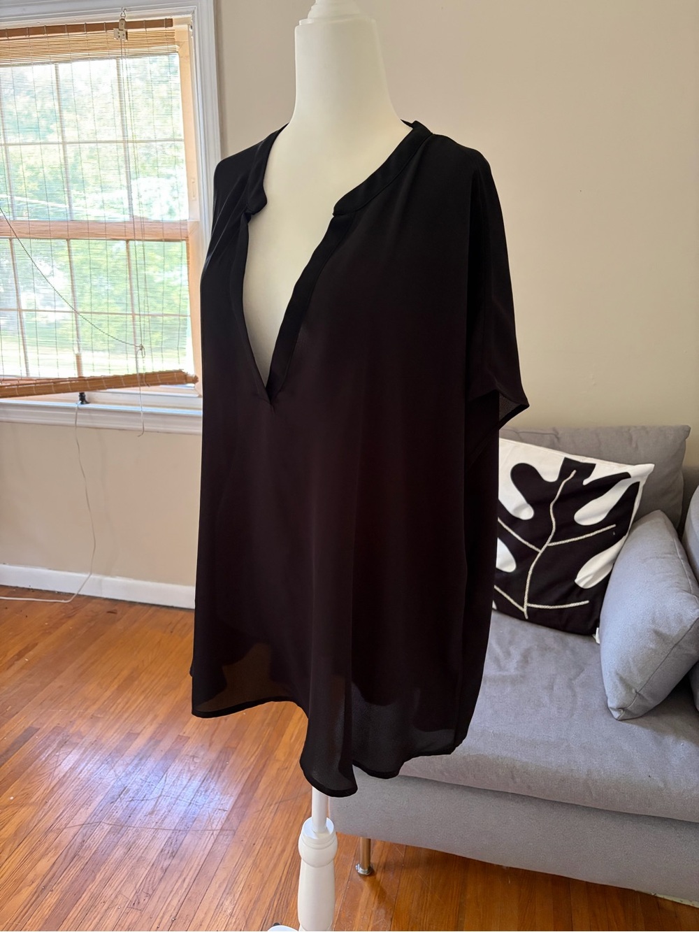 SHEIN Black V-Neck Short Sleeve Blouse